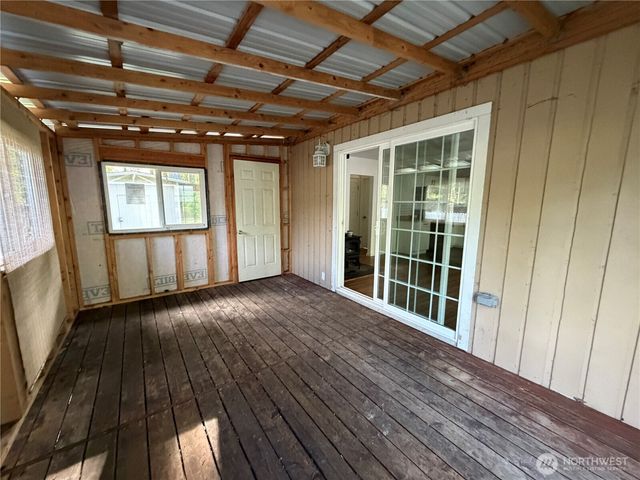 8595 Golden Valley Drive, Maple Falls, WA 98266