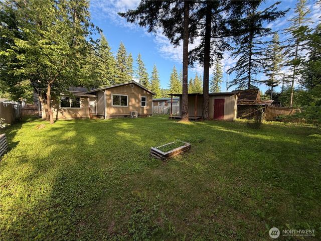 8595 Golden Valley Drive, Maple Falls, WA 98266