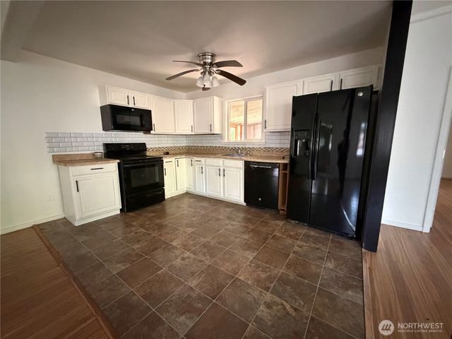 8595 Golden Valley Drive, Maple Falls, WA 98266