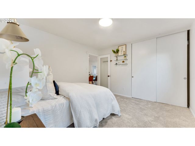 6737 Sw 30TH Ave B, Portland, OR 97219