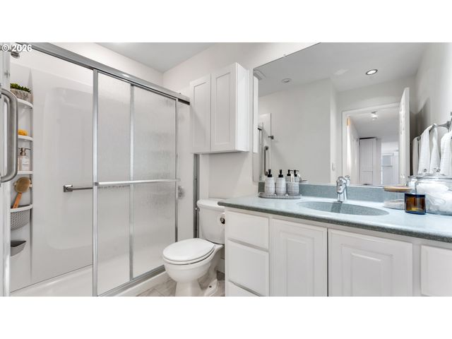 6737 Sw 30TH Ave B, Portland, OR 97219