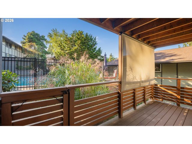 6737 Sw 30TH Ave B, Portland, OR 97219