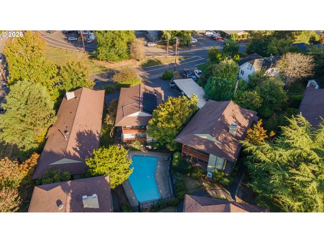 6737 Sw 30TH Ave B, Portland, OR 97219