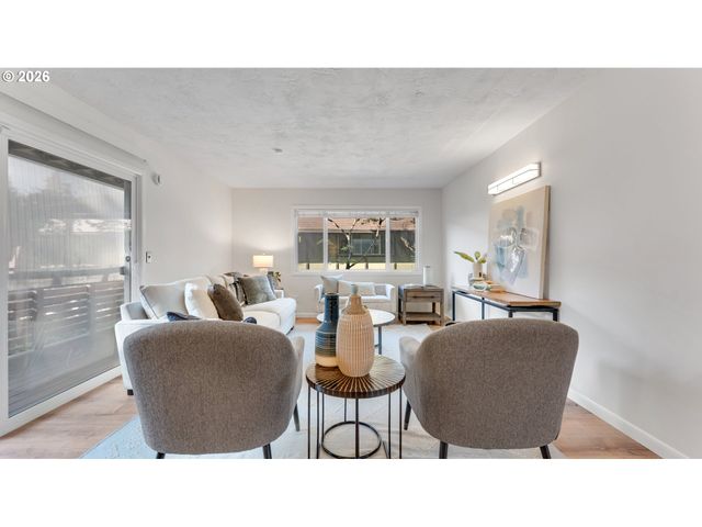 6737 Sw 30TH Ave B, Portland, OR 97219