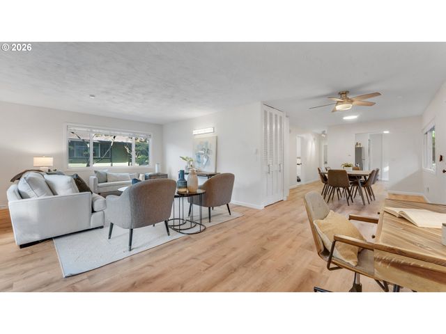6737 Sw 30TH Ave B, Portland, OR 97219