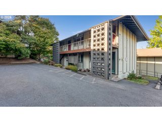 6737 Sw 30TH Ave B, Portland, OR 97219