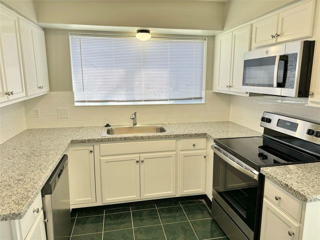 9911 Landry Boulevard, Houston, TX 77070