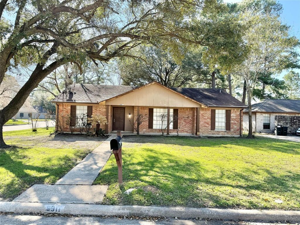 9911 Landry Boulevard, Houston, TX 77070