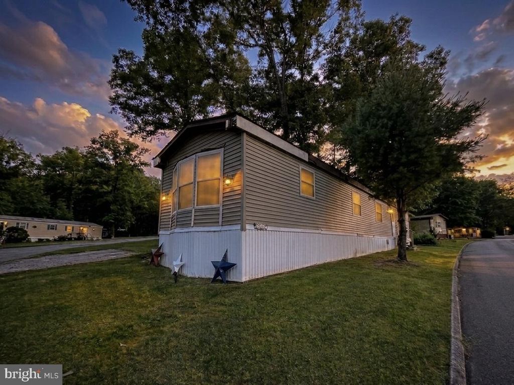 3 NAVAHO LN, Honey Brook, PA 19344