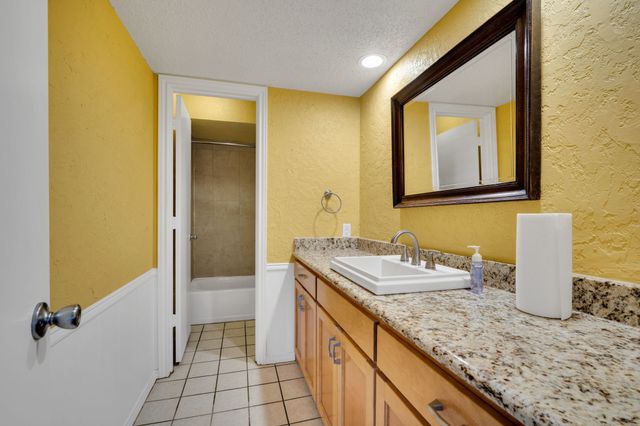 1710 Williamsburg Circle, Ennis, TX 75119