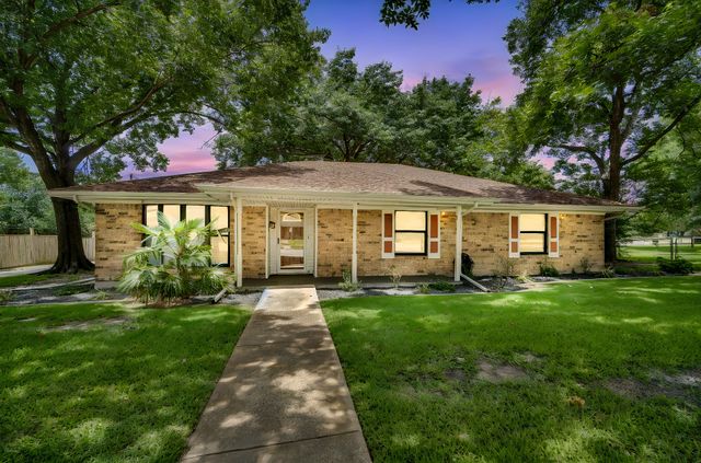 1710 Williamsburg Circle, Ennis, TX 75119