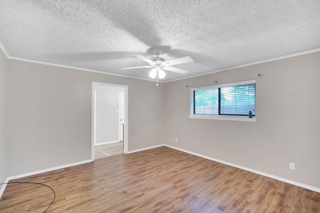 1710 Williamsburg Circle, Ennis, TX 75119