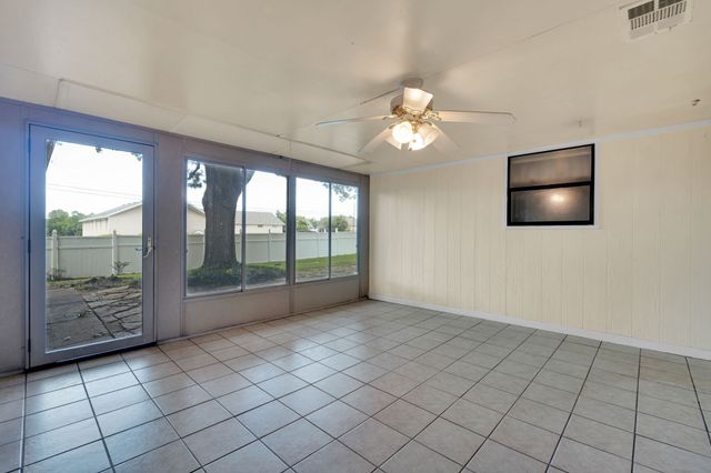 1710 Williamsburg Circle, Ennis, TX 75119