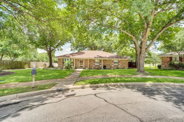 1710 Williamsburg Circle, Ennis, TX 75119