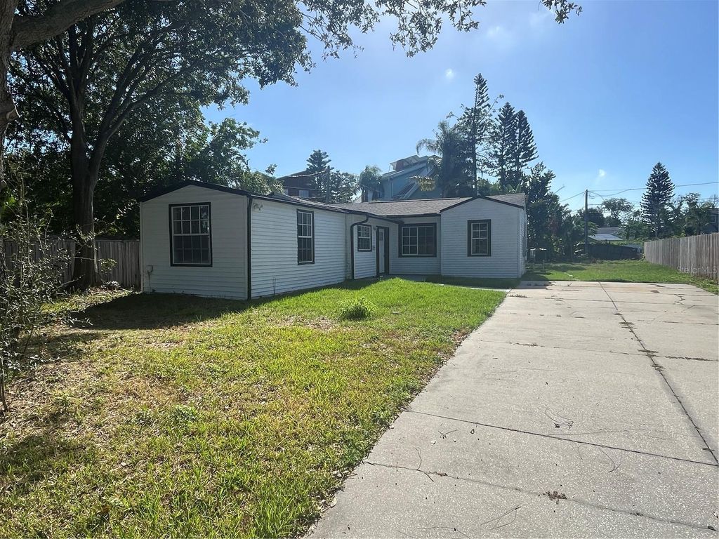 8465 TOBAY ROAD N, St Petersburg, FL 33702