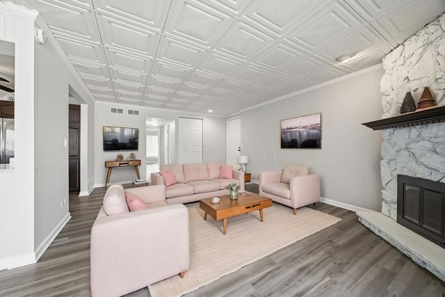 15700 86th Avenue 104, Orland Park, IL 60462