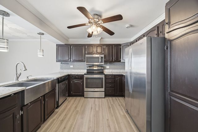 15700 86th Avenue 104, Orland Park, IL 60462