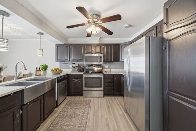 15700 86th Avenue 104, Orland Park, IL 60462