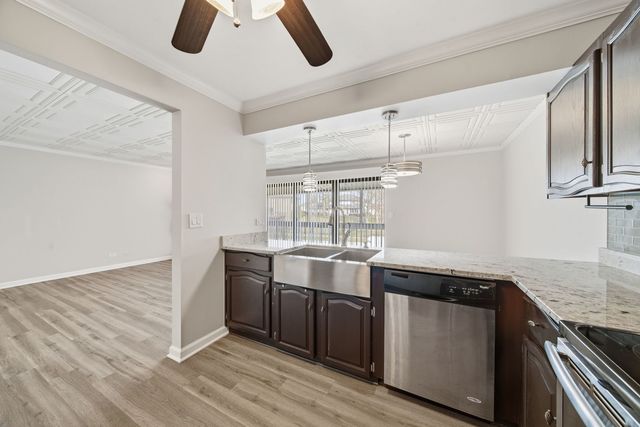 15700 86th Avenue 104, Orland Park, IL 60462