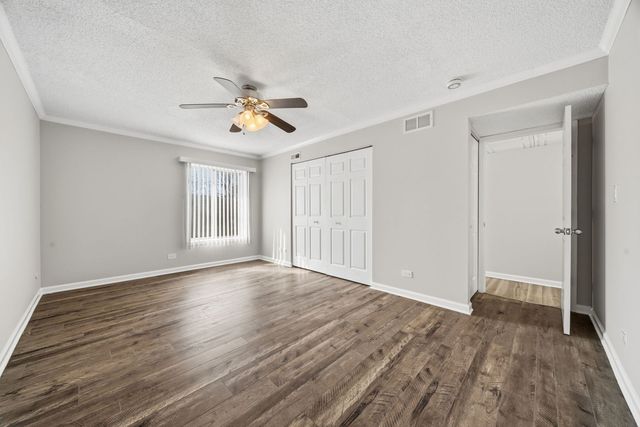 15700 86th Avenue 104, Orland Park, IL 60462