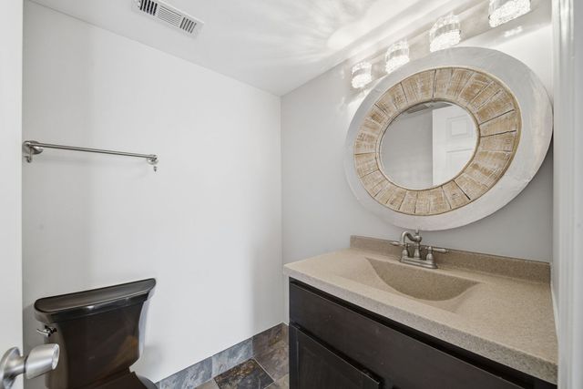 15700 86th Avenue 104, Orland Park, IL 60462