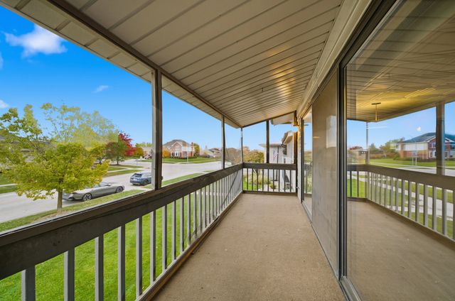 15700 86th Avenue 104, Orland Park, IL 60462