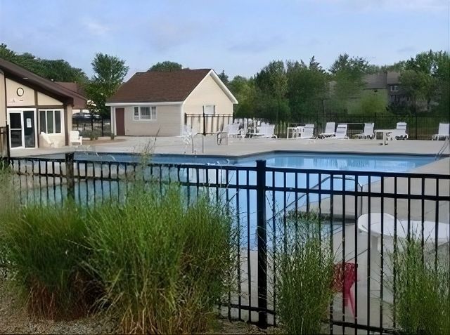 15700 86th Avenue 104, Orland Park, IL 60462