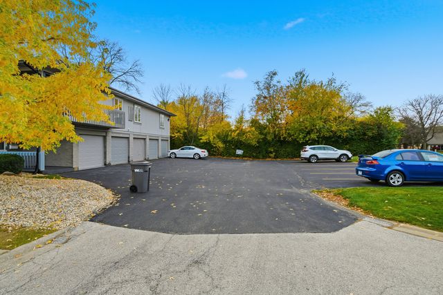 15700 86th Avenue 104, Orland Park, IL 60462