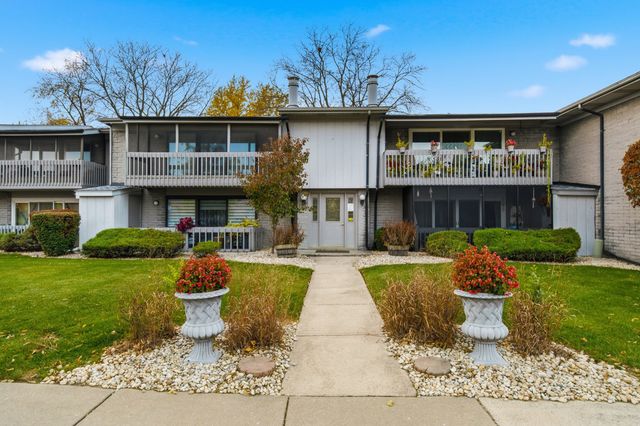 15700 86th Avenue 104, Orland Park, IL 60462