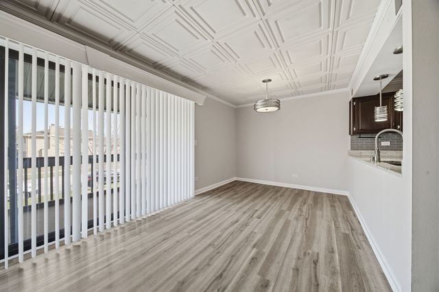 15700 86th Avenue 104, Orland Park, IL 60462