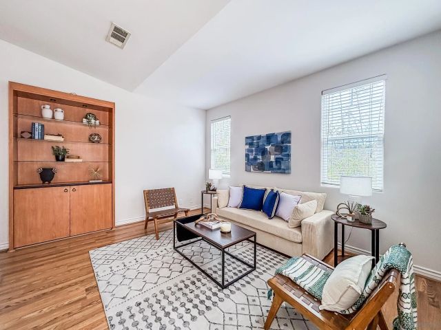 1145 Hornblend, San Diego, CA 92109
