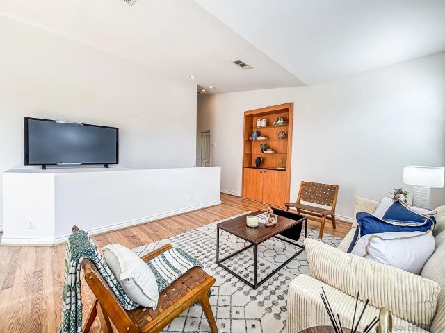 1145 Hornblend, San Diego, CA 92109