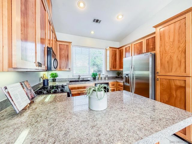 1145 Hornblend, San Diego, CA 92109