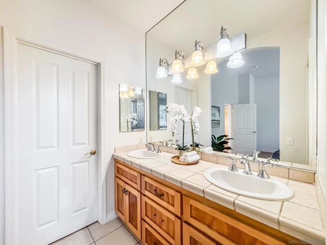 1145 Hornblend, San Diego, CA 92109