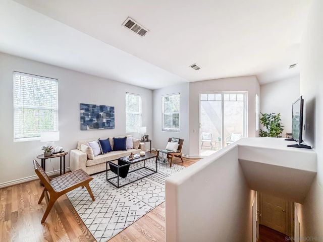1145 Hornblend, San Diego, CA 92109