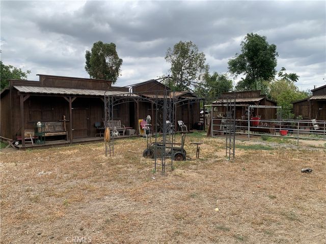 427 W Maple, Ontario, CA 91762