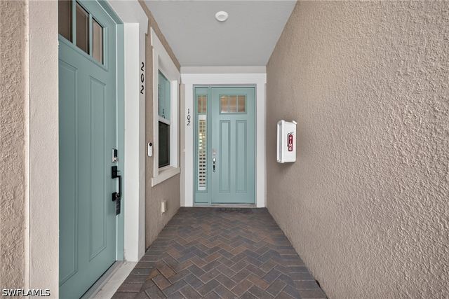 4676 Arboretum CIR 102, Naples, FL 34112