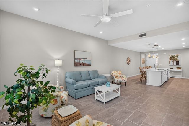 4676 Arboretum CIR 102, Naples, FL 34112