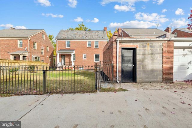 1350 SOMERSET PL NW, Washington, DC 20011