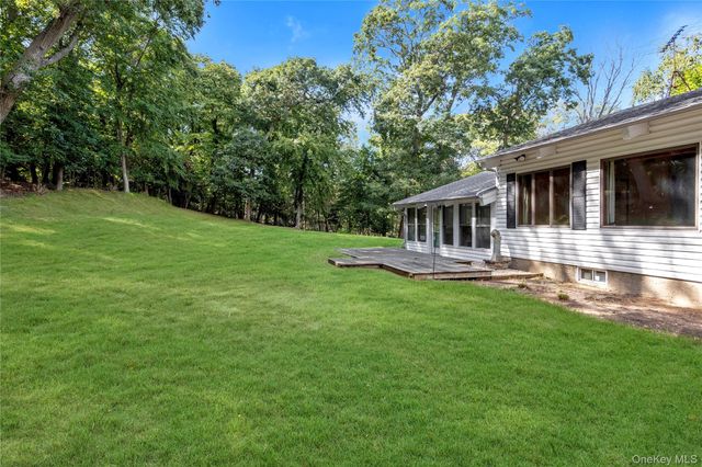 106 Boney Lane, Nissequogue, NY 11780