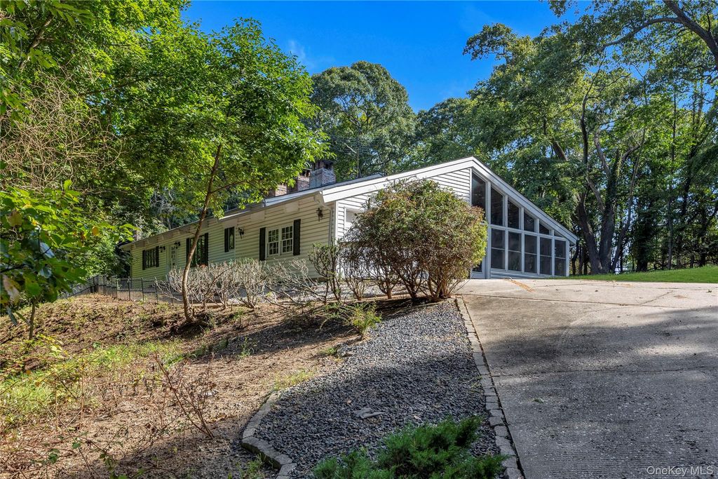 106 Boney Lane, Nissequogue, NY 11780 — photo 2