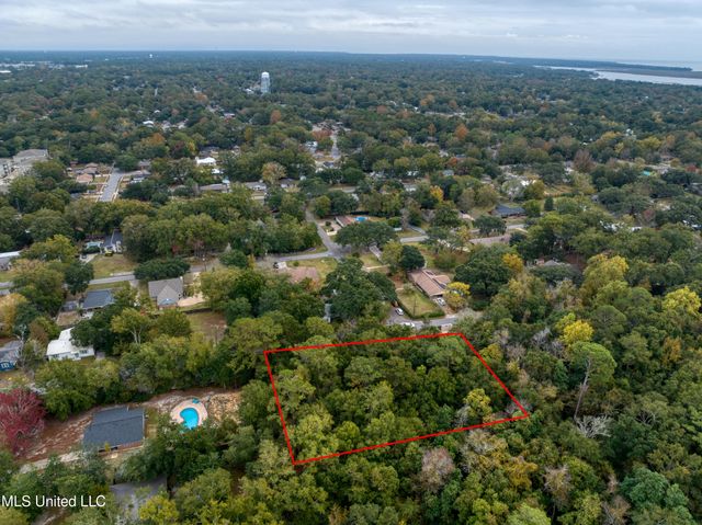 Simon Boulevard, Ocean Springs, MS 39564