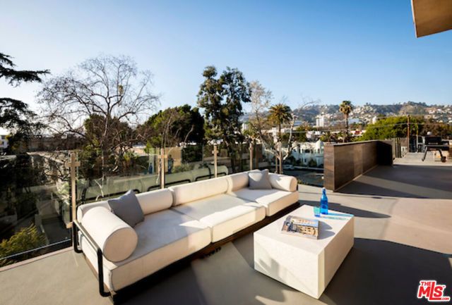 728 N Sweetzer Avenue 402, West Hollywood, CA 90069