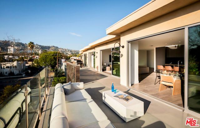 728 N Sweetzer Avenue 402, West Hollywood, CA 90069