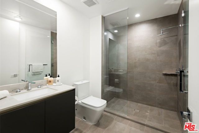 728 N Sweetzer Avenue 402, West Hollywood, CA 90069