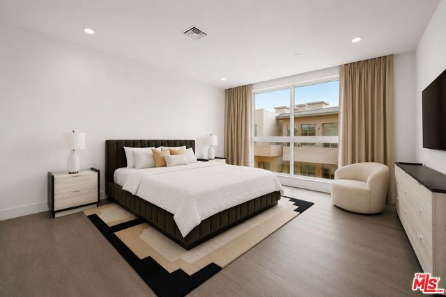 728 N Sweetzer Avenue 402, West Hollywood, CA 90069