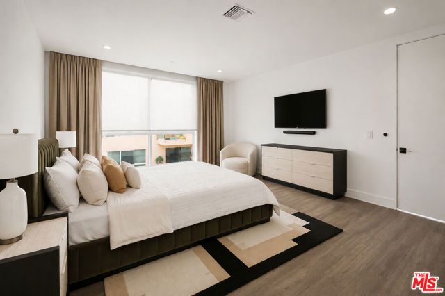 728 N Sweetzer Avenue 402, West Hollywood, CA 90069