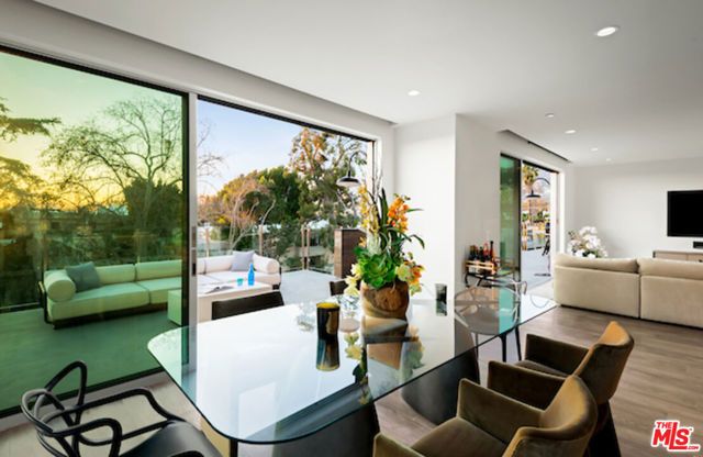 728 N Sweetzer Avenue 402, West Hollywood, CA 90069