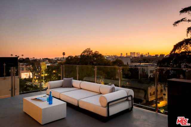 728 N Sweetzer Avenue 402, West Hollywood, CA 90069