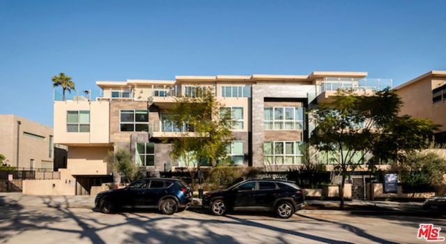 728 N Sweetzer Avenue 402, West Hollywood, CA 90069